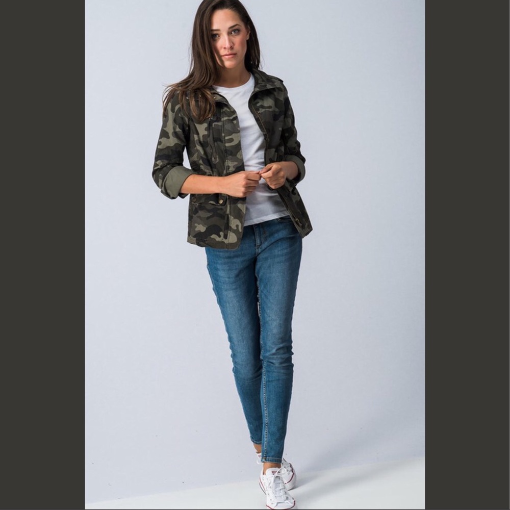 ❄️🆕5⭐️Camo Print Long Sleeve Jacket - Picture 4 of 6